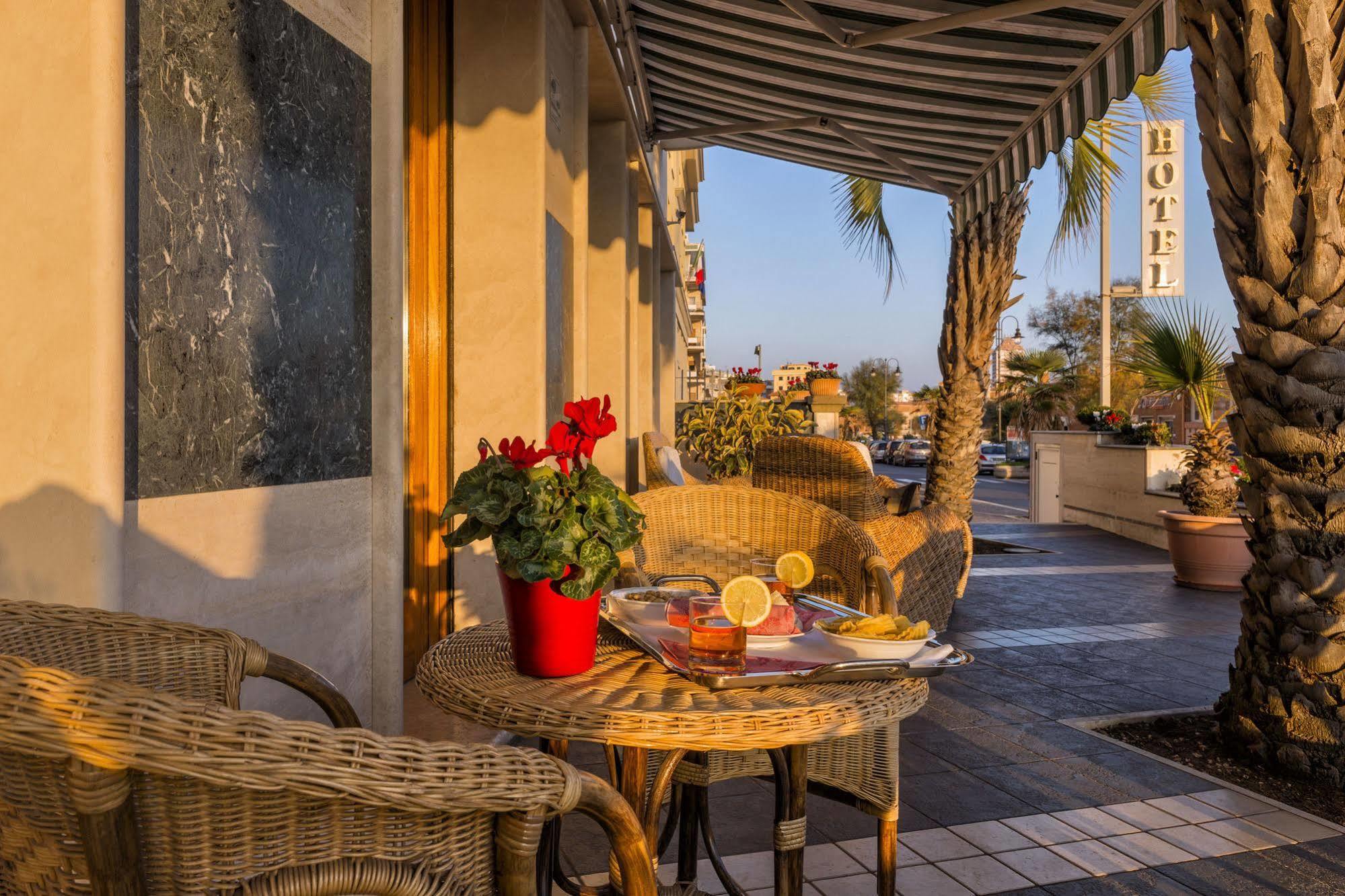 Astura Palace Hotel Nettuno Exterior foto